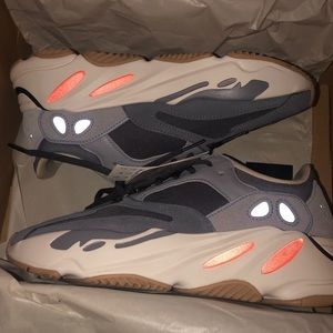 Yeezy Boost 700 Magnet